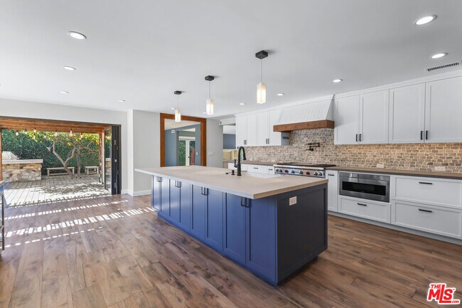 Building Photo - 4744 Haskell Ave