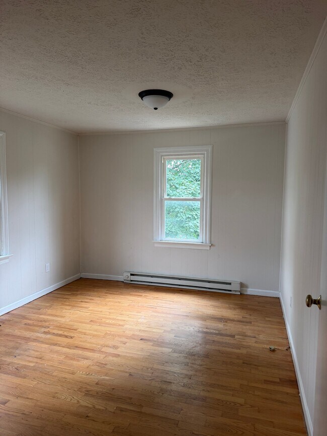 Building Photo - 264 Jenny Wren Dr