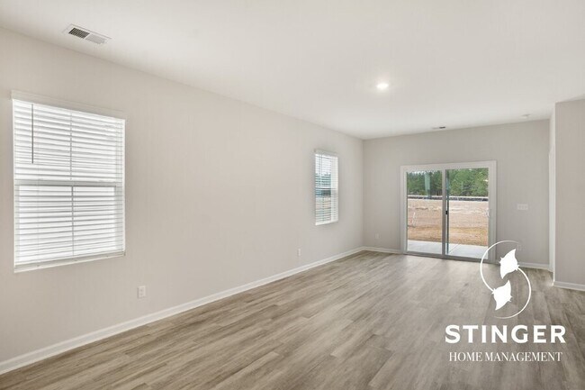 Building Photo - 585 Dreher Dr