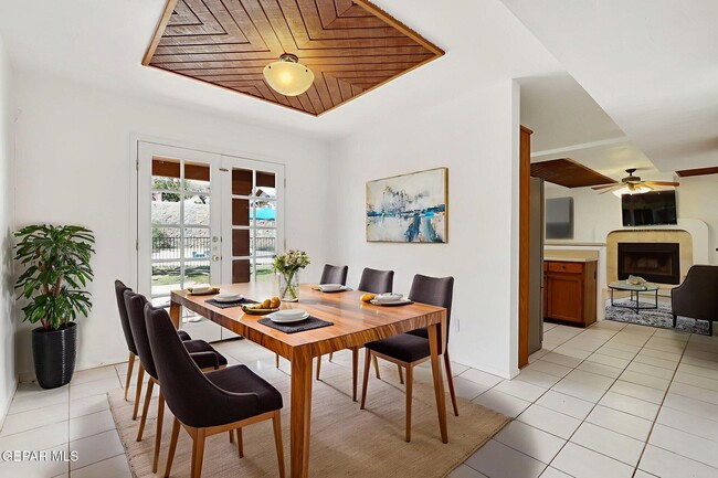 Building Photo - 10925 Loma Alta Pl