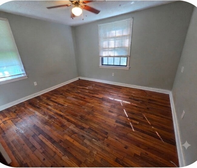 Building Photo - 5862 E Heights Dr