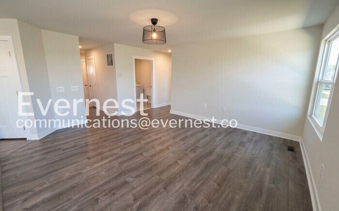 Building Photo - 18393 Signature Wy