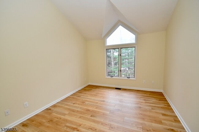 Building Photo - 15 Stonehouse Ct