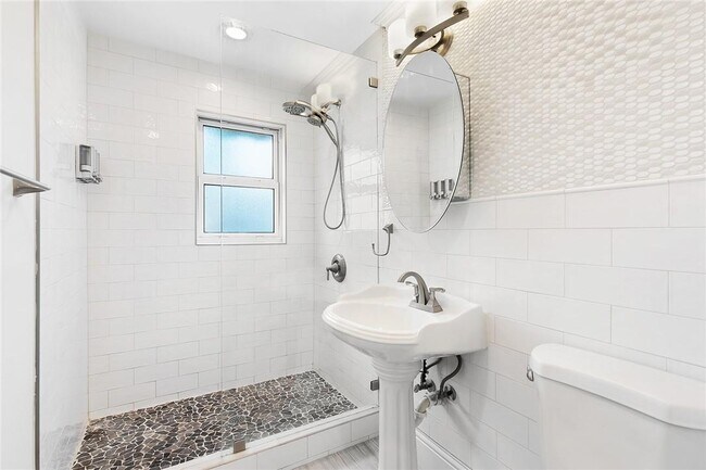 Building Photo - 1416 Polk St