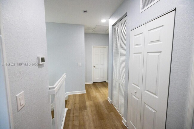 Building Photo - 3213 SE 6th St