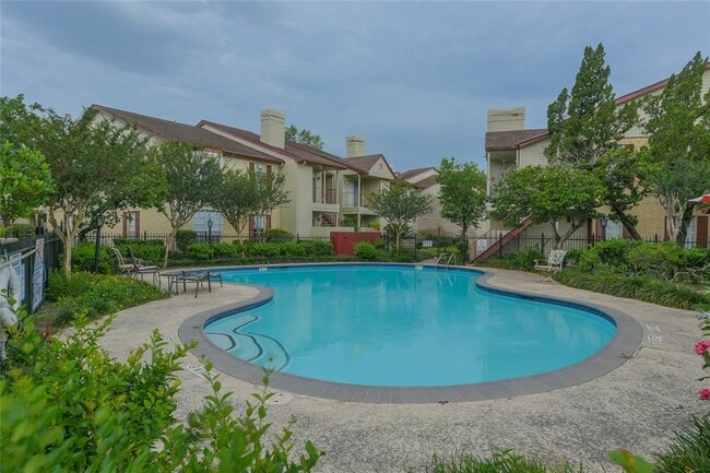 Building Photo - 2120 El Paseo St