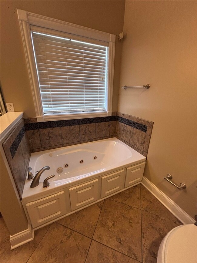 Building Photo - 311 Augusta Ave