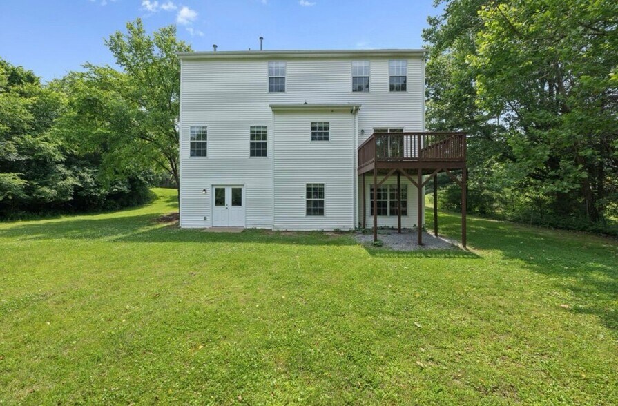 Building Photo - 2300 Devonshire Dr
