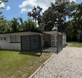 Outside Front View - 222 S Country Club Rd