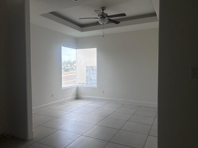 Building Photo - 2811 T.S Eliot Dr