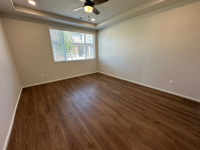 Building Photo - 4888 Denys Dr.