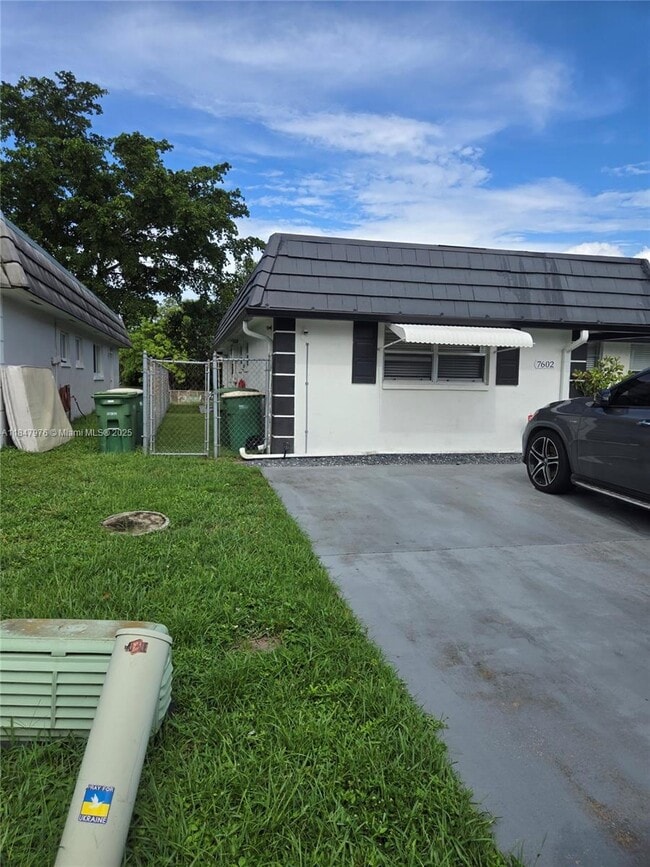Building Photo - 7602 NW 73rd Terrace