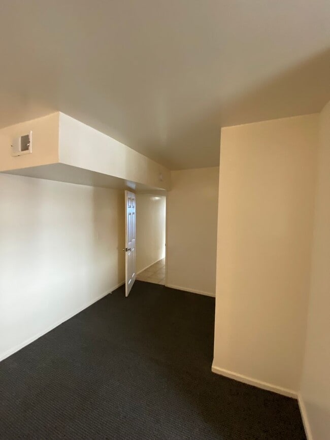 Building Photo - 6525 Del Playa Dr