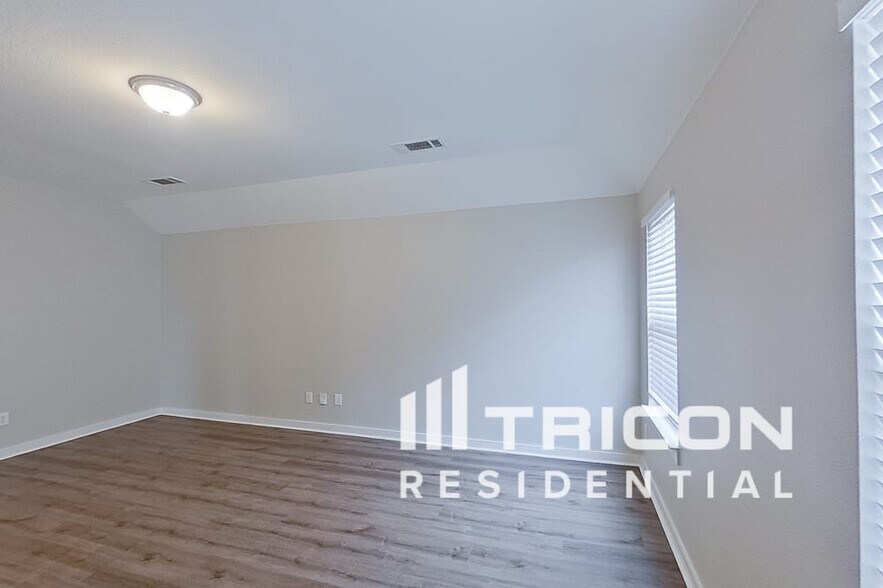 Building Photo - 1569 Ferguson Dr