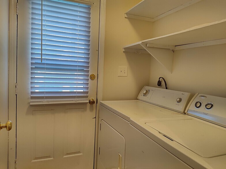 Building Photo - 110 Horizon River Dr