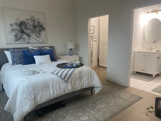 Building Photo - 705 Seagate Dr