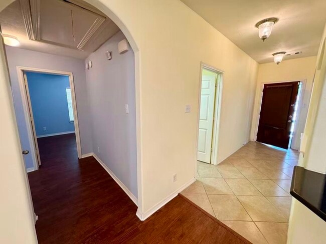 Building Photo - 6418 Black Bamboo Ln