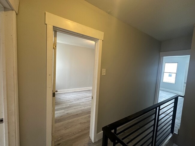 Building Photo - 3911 N Percy St