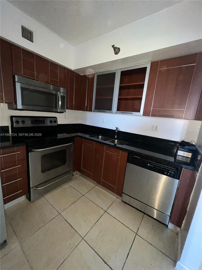 Building Photo - 3300 NE 191st St