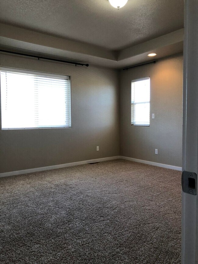 Building Photo - 6996 Tullamore Dr