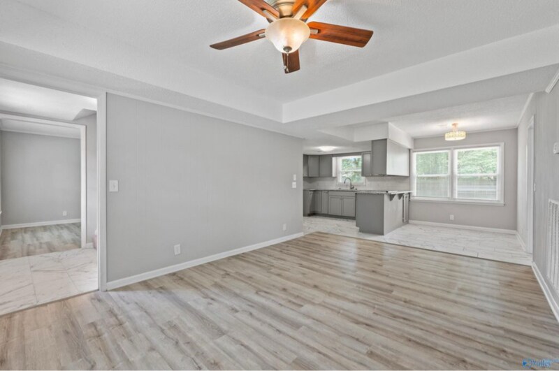 Building Photo - 2519 Excalibur Dr SE