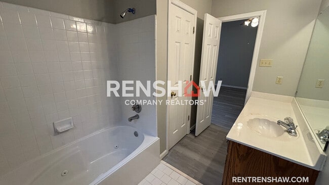 Building Photo - 4198 Meadow Valley Dr E