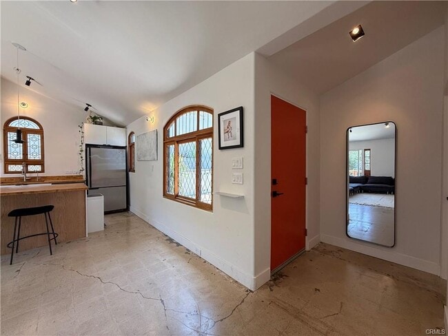 Building Photo - 8515 Crescent Dr