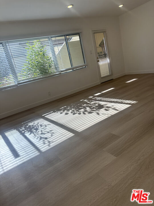 Building Photo - 228 S Doheny Dr