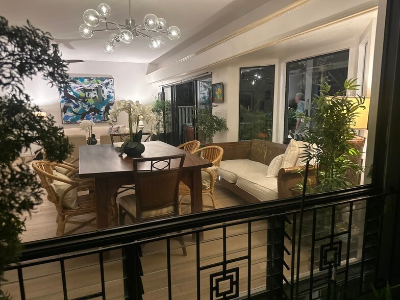 Building Photo - 310 Kipukai Pl