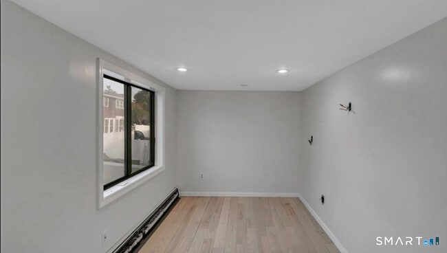 Building Photo - 90 Beckett Ave