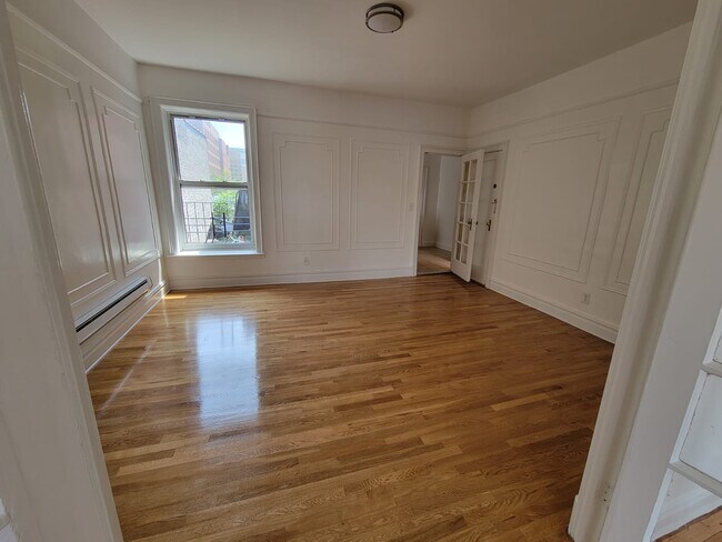 Living Room - 404 Hawthorne St