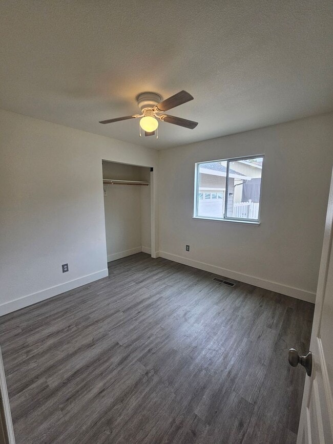 Building Photo - Amazing Jewel in Hidden Valley