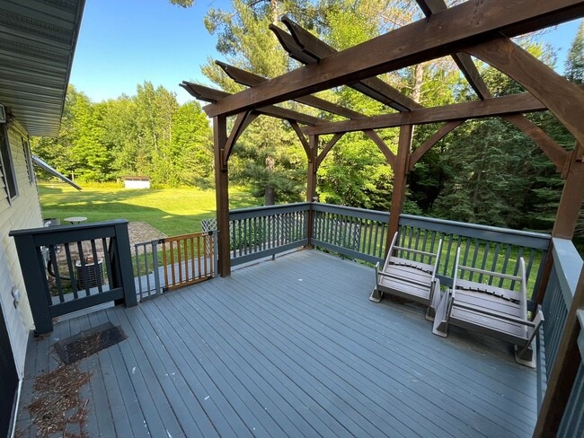 Building Photo - Beautiful 4 Bedroom 3 Bath Home in Cloquet...