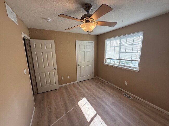 Building Photo - 3922 Snowy Owl Dr