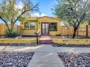 Building Photo - 2 Bedroom 2 Bathroom