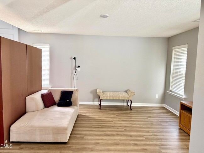 Building Photo - 316 Valley Glen Dr