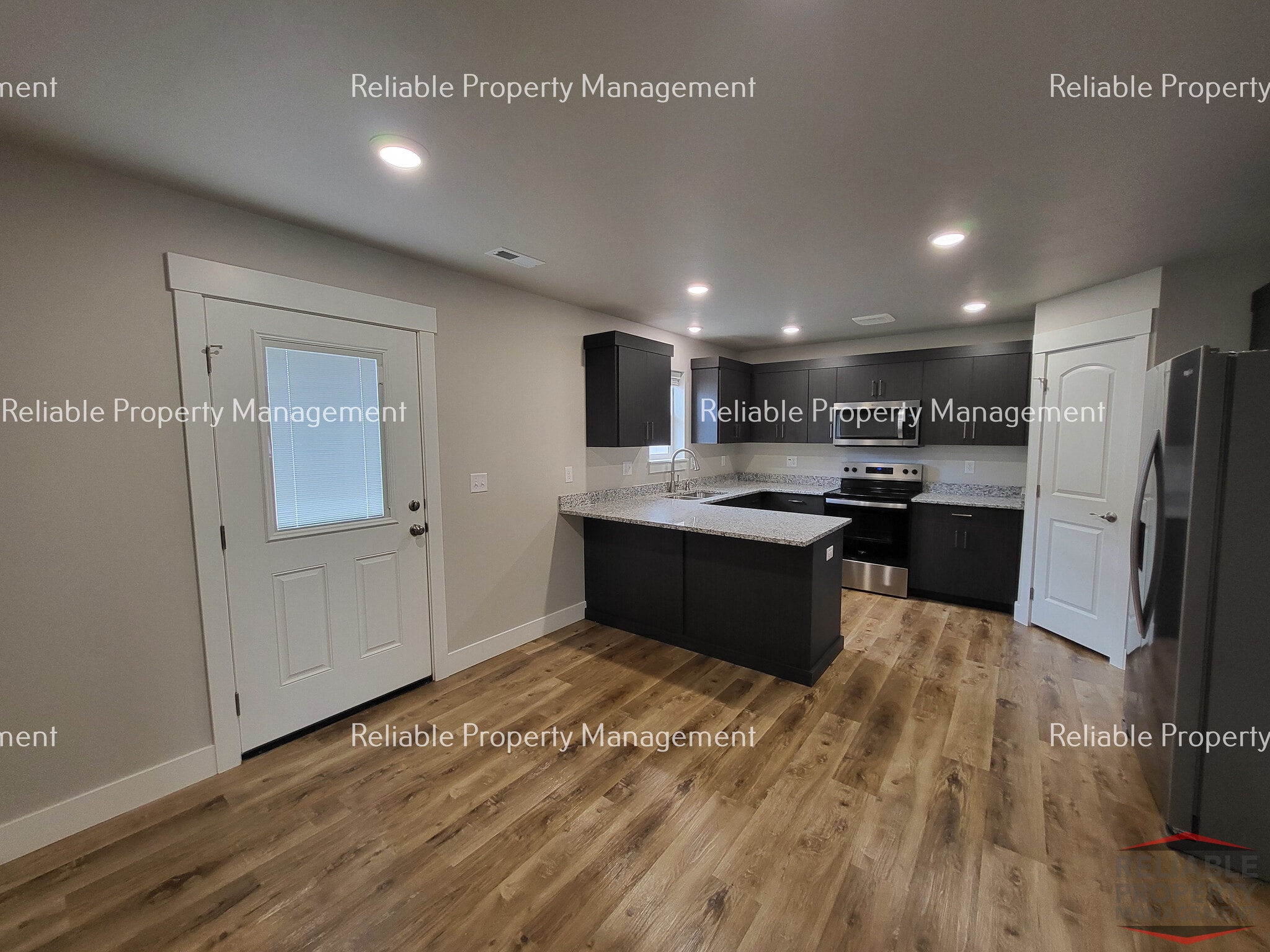 Building Photo - 2015 Lawrence Ln