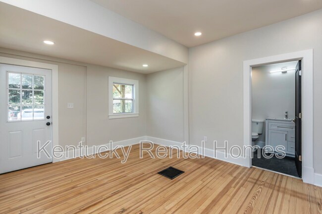 Building Photo - 161 Preston Ave
