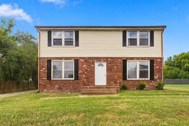 Building Photo - 102 Susan Dr