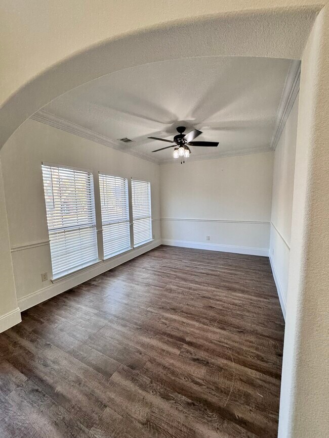 Building Photo - 15833 Bent Rose Way