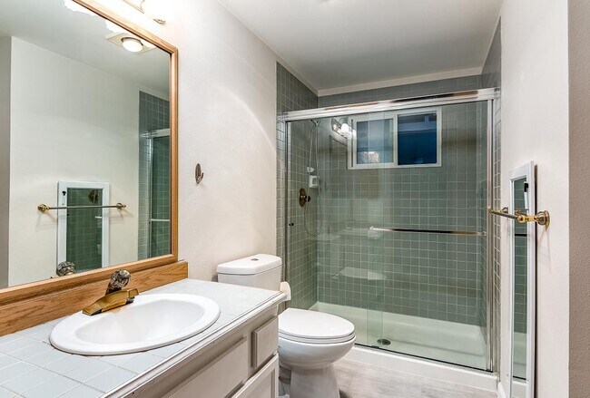 Building Photo - Cinnamon Ridge Condominiums - 2 bedrooms