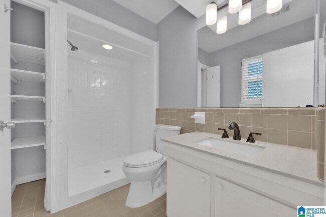 Building Photo - 2060 Montreat Dr