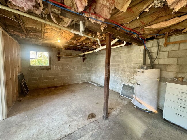 Building Photo - 1820 Tunnel Blvd