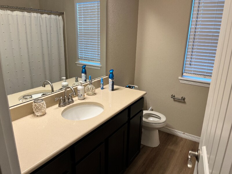 Building Photo - 4946 Olympus Dr