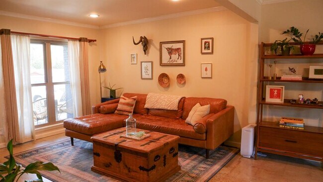 Building Photo - 4815 Oldfort Hill Dr