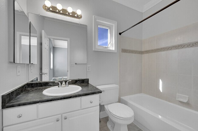 Building Photo - $3,150.00 - 2 Beds, 2.5 Baths, Apartment i...