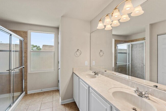 Building Photo - 423 Wetzel
