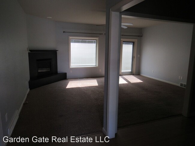 Building Photo - 3 br, 2 bath House - 841 Recluse