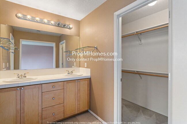 Building Photo - Colorful Four Bedroom Home In Bethany W/ Spacious Backyard!