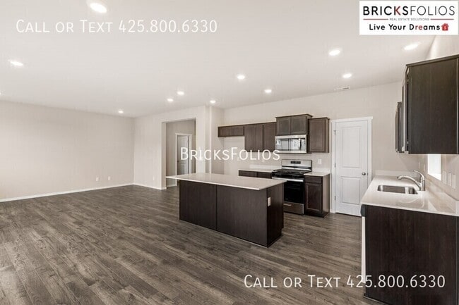 Building Photo - 1340 SW Pendleton Way
